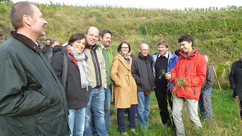 Besucht haben die fünf Abgeordneten Markus Rösler, Sandra Boser, Martin Hahn, Bernd Murschel  und Reinhold Pix den Bio-Betrieb Dachswanger Mühle in Umkirch, den Achkarrener Weinberg am Kaiserstuhl sowie das Institut für Landespflege der Universität F